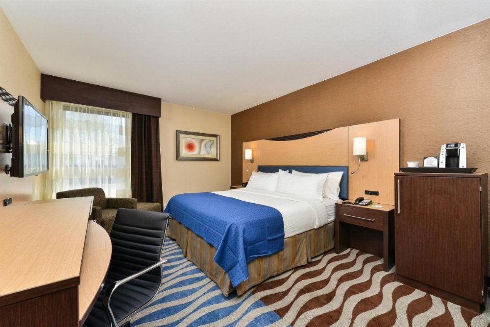 Room image 3